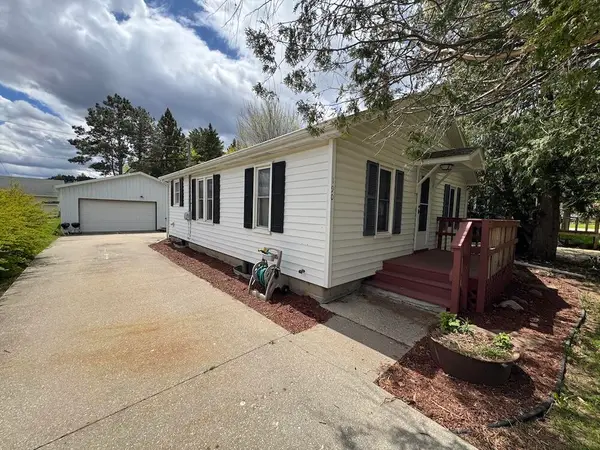 190 E Spruce Street, Harrison, MI 48625