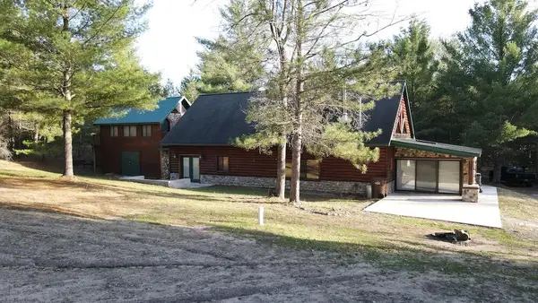 7584 Railroad Grade, Gladwin, MI 48624
