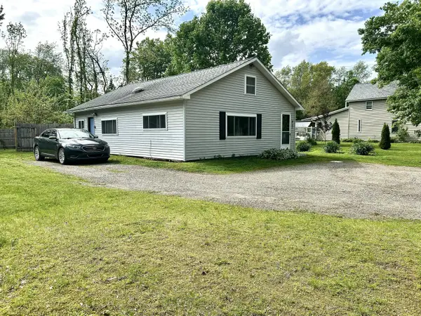 457 S Burr Oak Road, Colon, MI 49040
