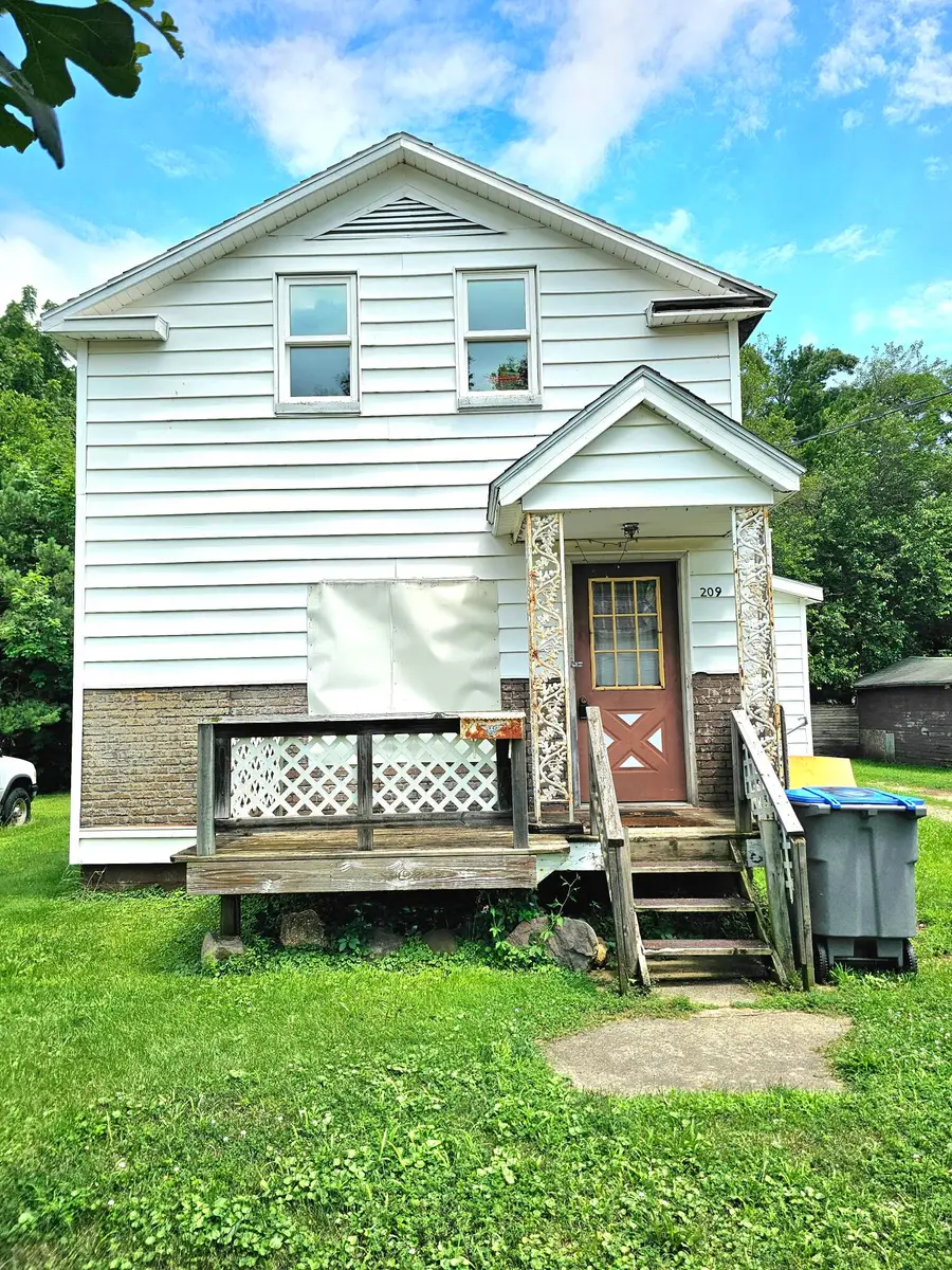 209 N Jefferson Street, Sturgis, MI 49091 - #3