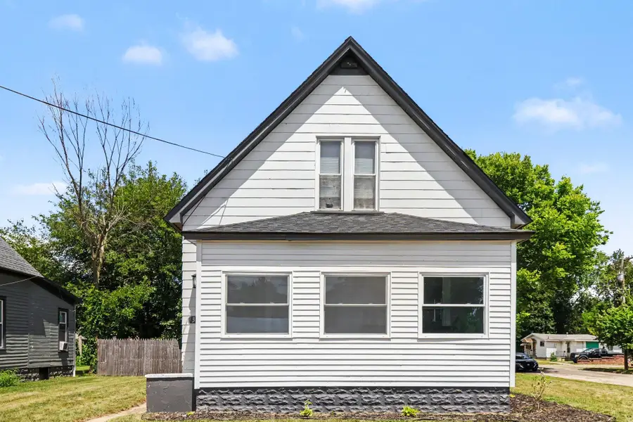 332 E Michigan Avenue, Three Rivers, MI 49093 - #2