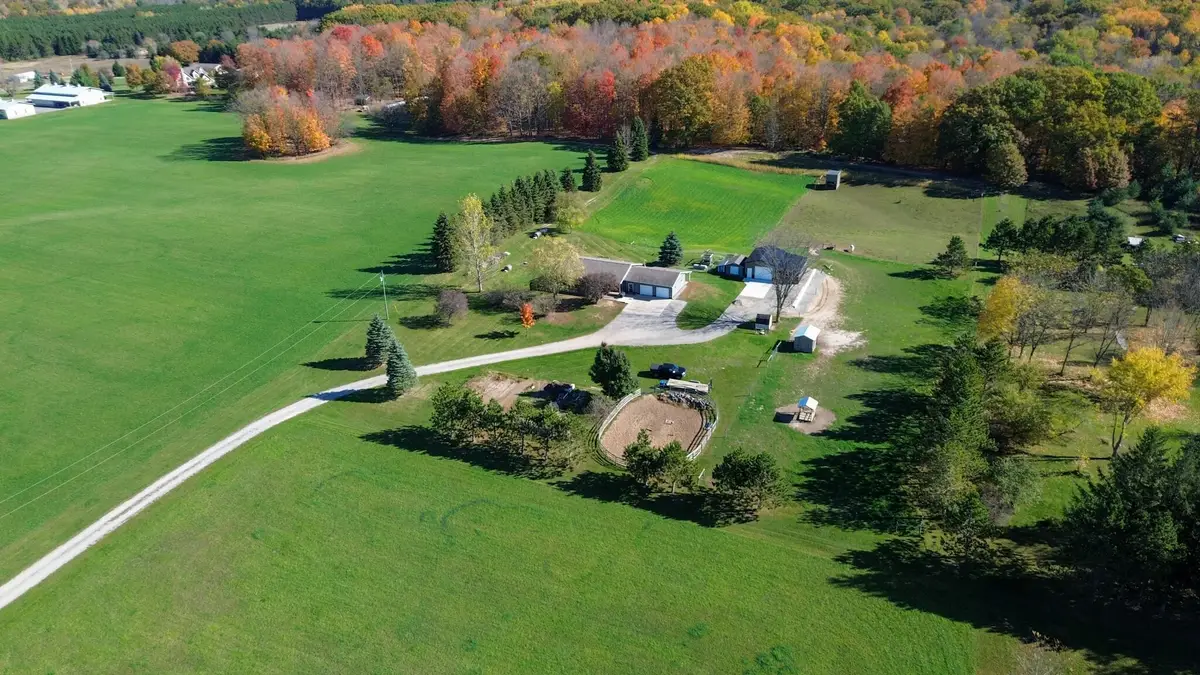 1366 N Bard Road, Gladwin, MI 48624 - #1