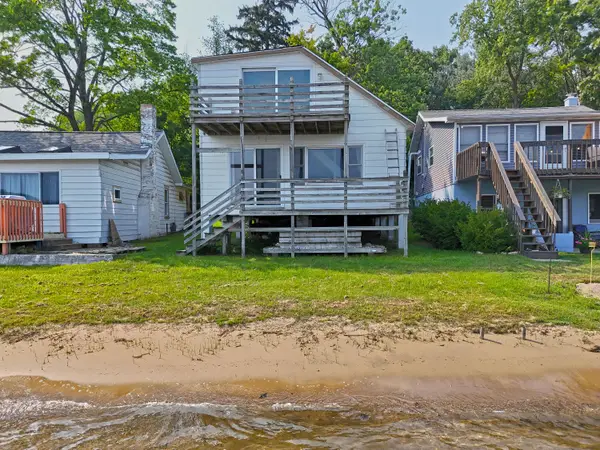 67003 Lakeshore Drive, Dowagiac, MI 49047