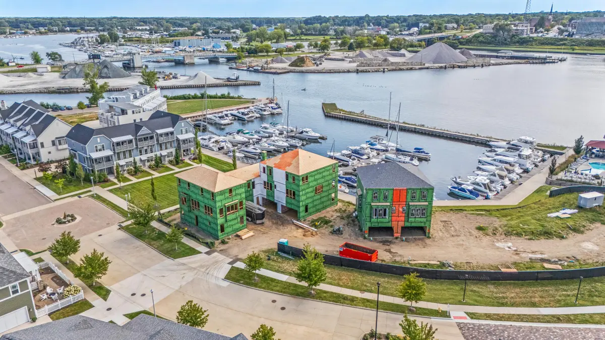934 Harbor Drive E, Benton Harbor, MI 49085 - #1
