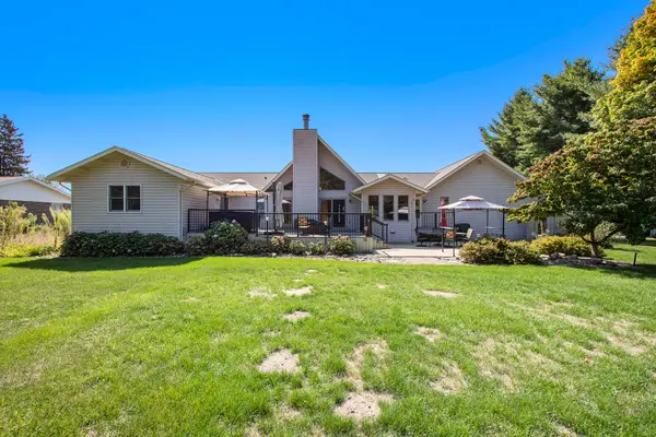 6030 Paw Paw Lake Road, Coloma, MI 49038