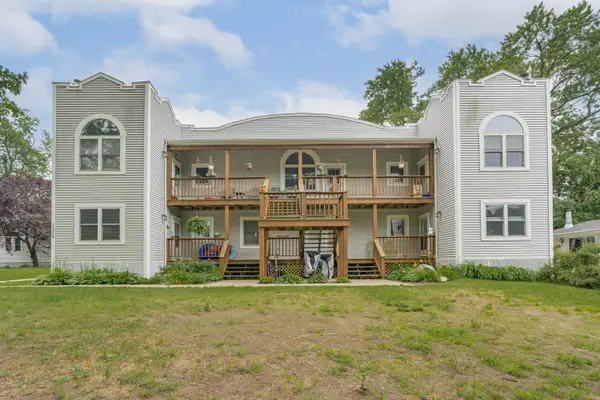 7374 North Shore Drive Unit: 16, SouthHaven, MI 49090
