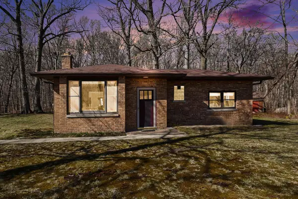 6629 W East Road, ThreeOaks, MI 49128