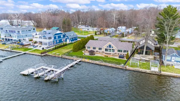 5363 Paw Paw Lake Road, Coloma, MI 49038