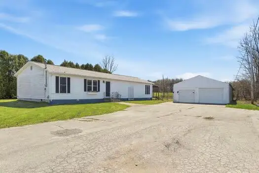 68715 66th Avenue, Watervliet, MI 49098
