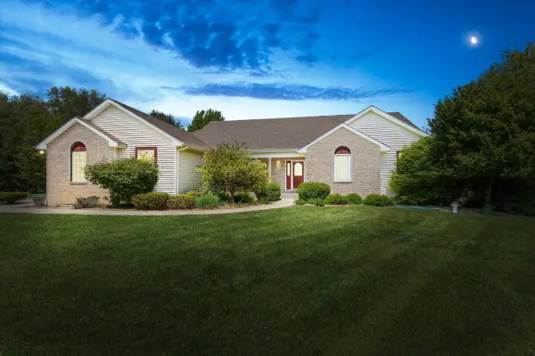 27100 Deerfield Lane, Edwardsburg, MI 49112