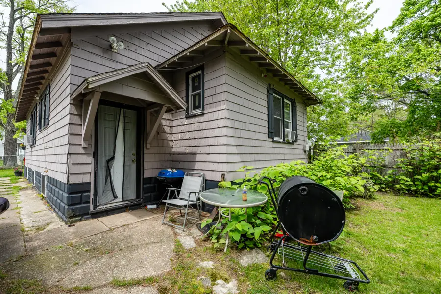 991 Ogden Avenue, Benton Harbor, MI 49022 - #2