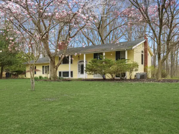 13970 Hollywood Boulevard, Harbert, MI 49115
