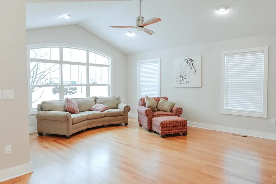210 Market Place, Benton Harbor, MI 49022 - #3