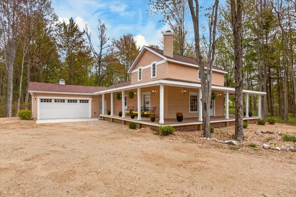 6811 116th Avenue, Fennville, MI 49408
