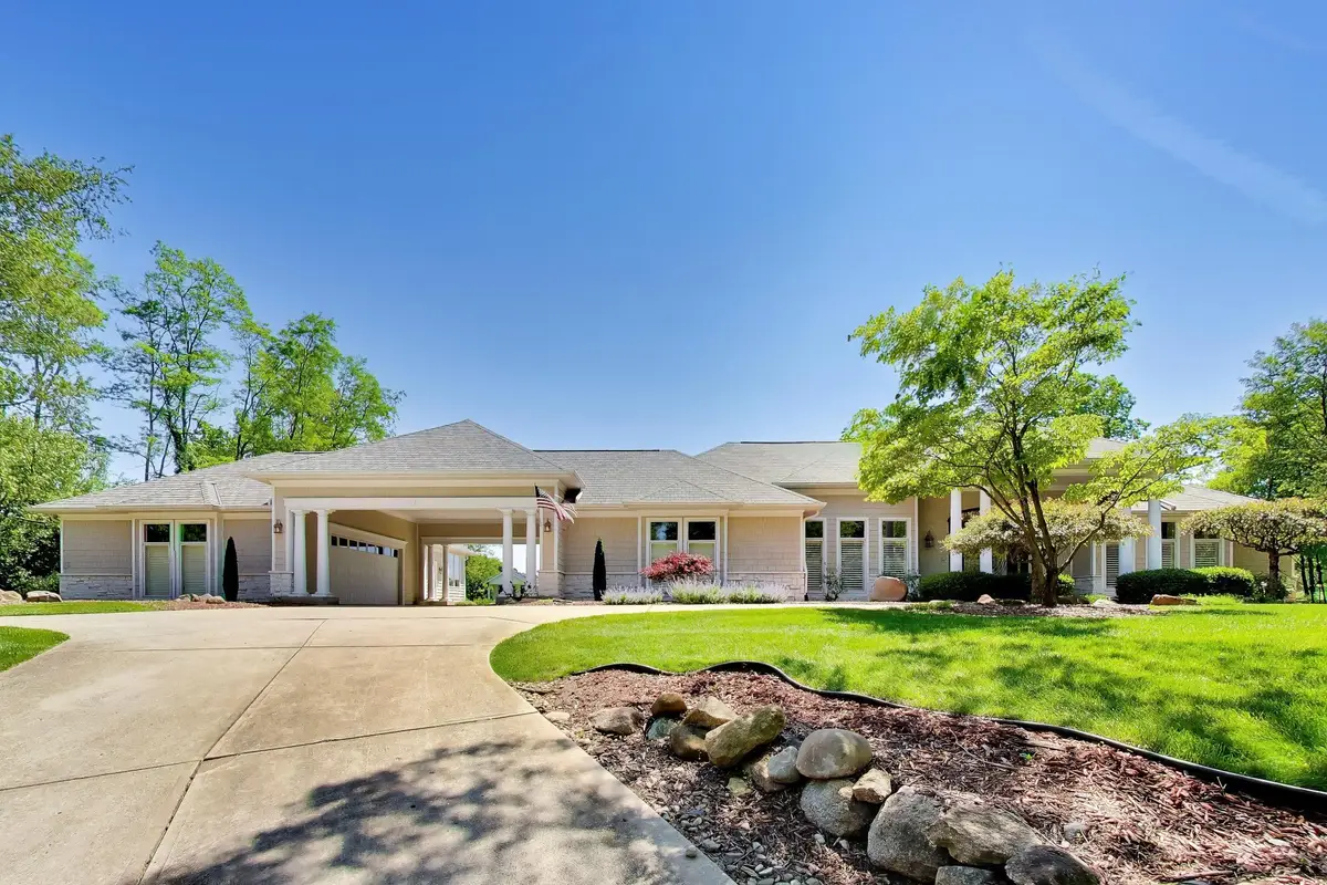 1920 High Mdw S, Niles, MI 49120 - #1