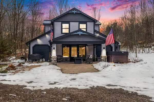8851 E 8 Mile Road, Luther, MI 49656