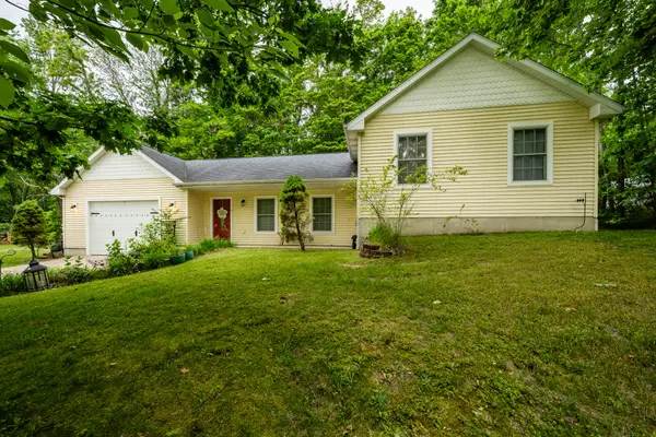 6278 Harrison Street, Coloma, MI 49038