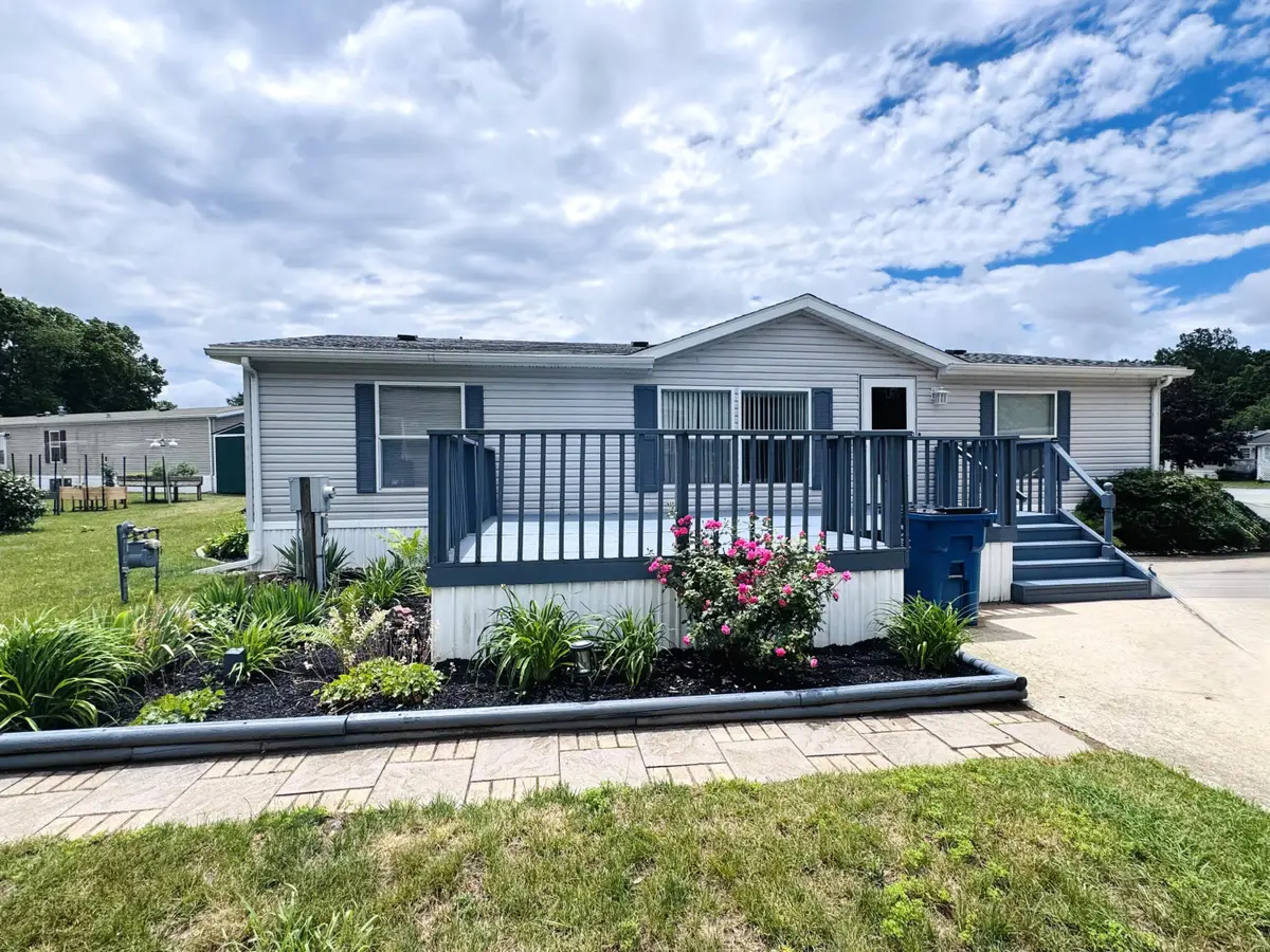 22 N Wildflower, Niles, MI 49120 - #1