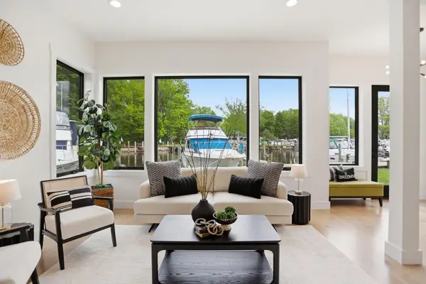 1 N Bailey Avenue Unit: 1, SouthHaven, MI 49090