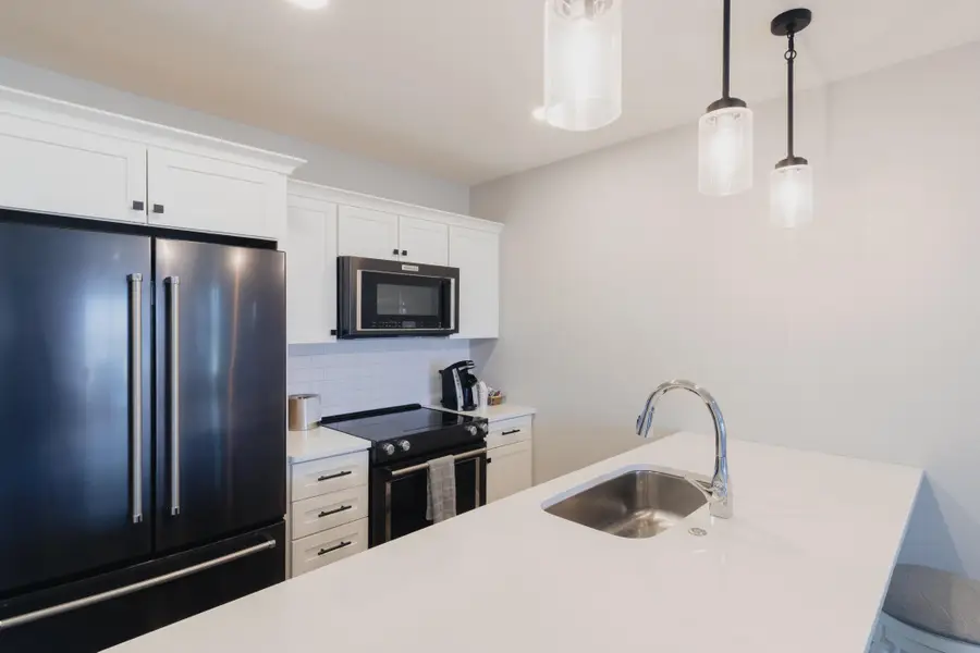 800 Whitwam Drive Unit: 1 & 1A, Benton Harbor, MI 49085 - #2
