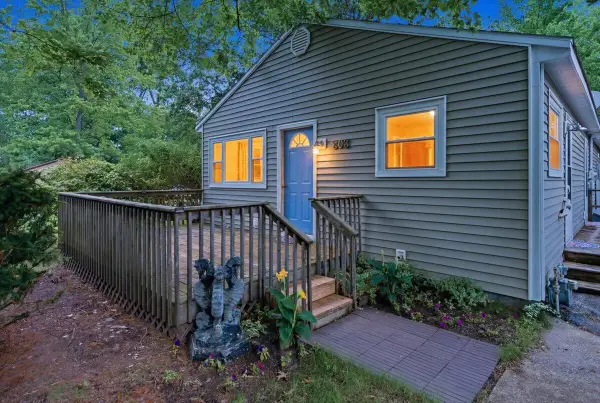203 S Clinton Street, NewBuffalo, MI 49117