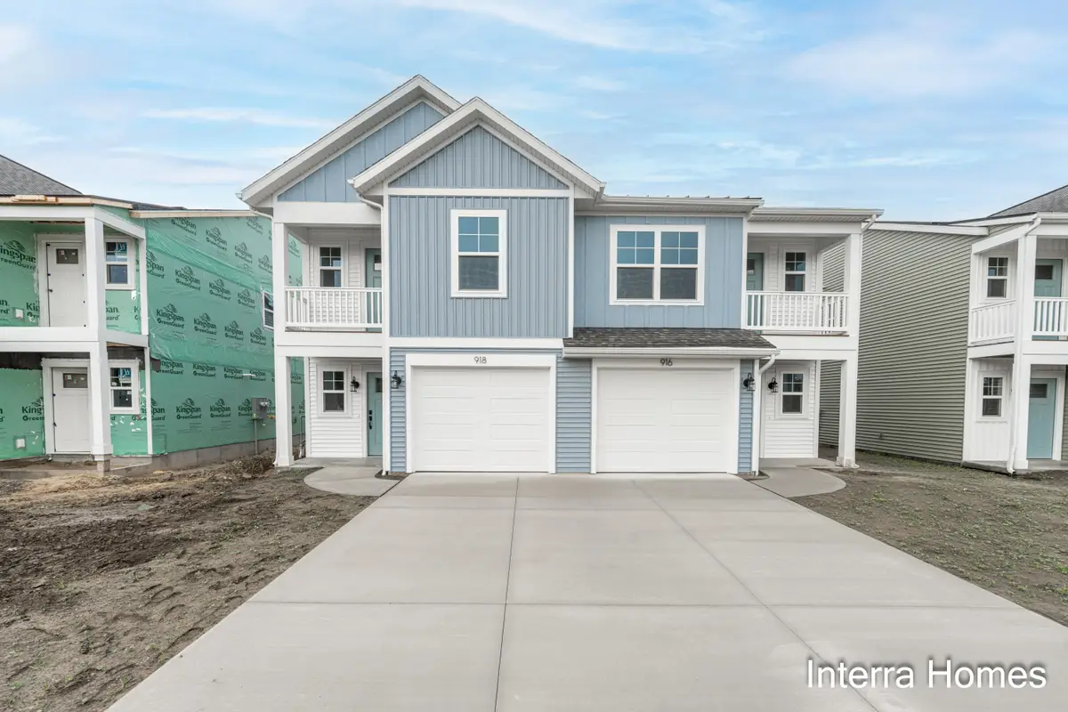 916 Indiana Avenue Unit: 15, South Haven, MI 49090 - #1