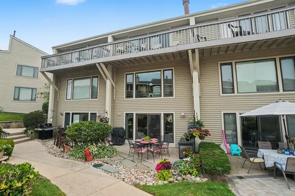69 North Shore Drive Unit: 35, SouthHaven, MI 49090