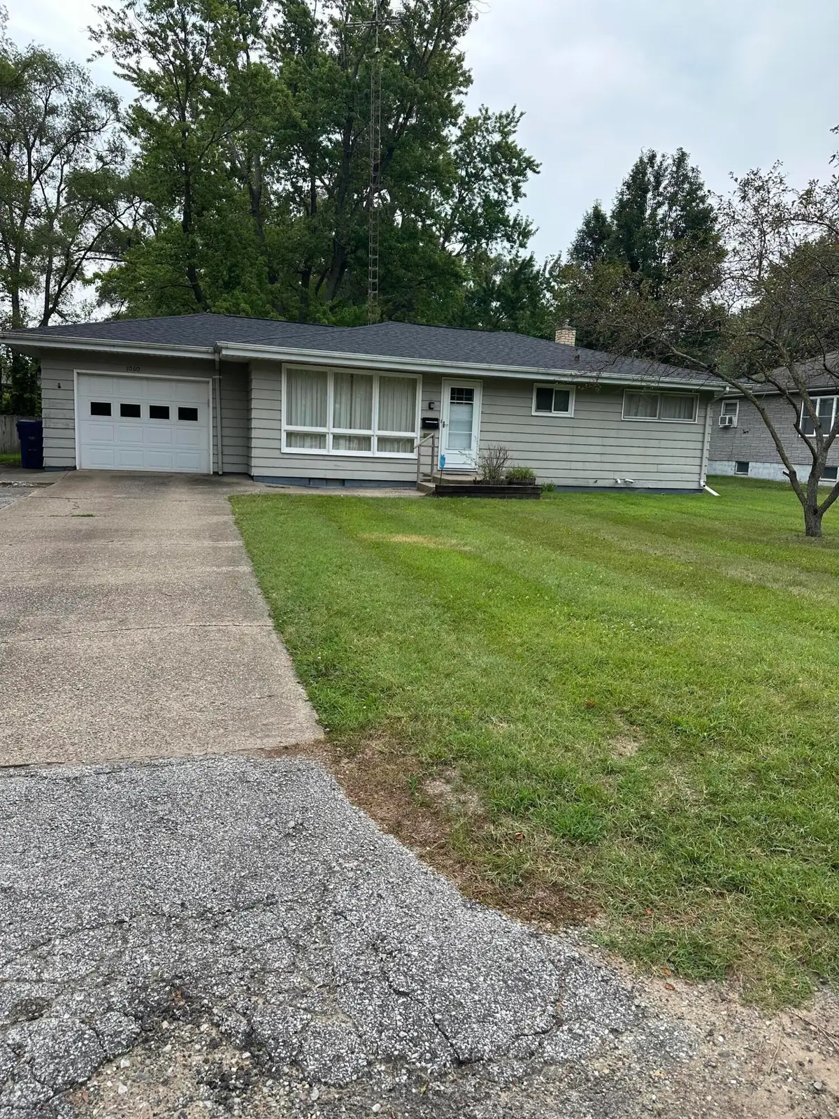 1060 Indiana Avenue, Fair Plain, MI 49022 - #1