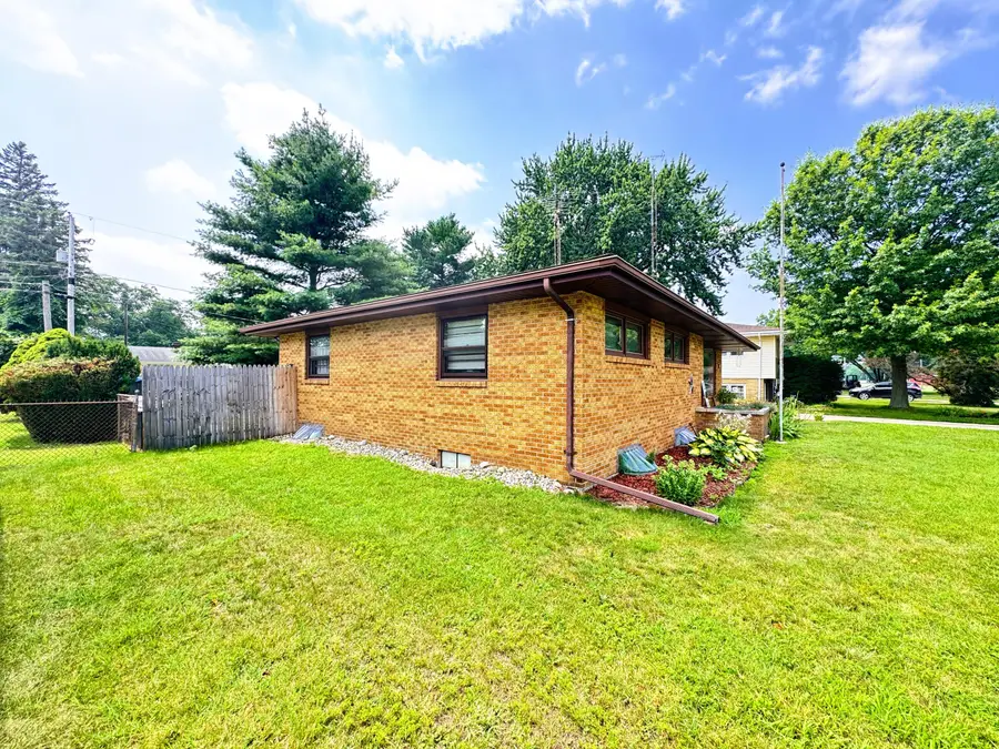 426 Eloise Drive, Fair Plain, MI 49022 - #2