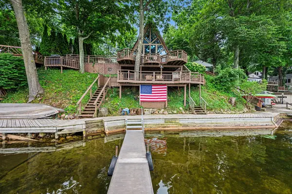 25862 Shore Drive, Lawton, MI 49065