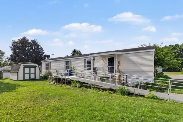 69205 Garver Lake Road Unit: 19, Edwardsburg, MI 49112