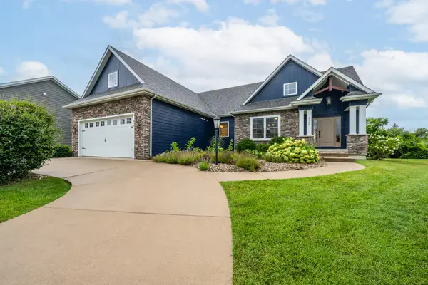 2400 Bay Pointe Drive, StJoseph, MI Yes