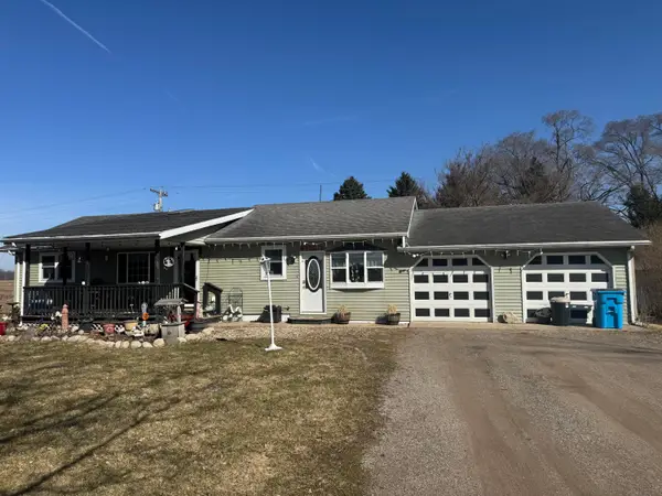 31004 Middle Crossing Road, Dowagiac, MI 49047