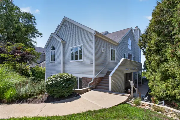 1802 Lakeshore Drive Unit: 6, StJoseph, MI 49085