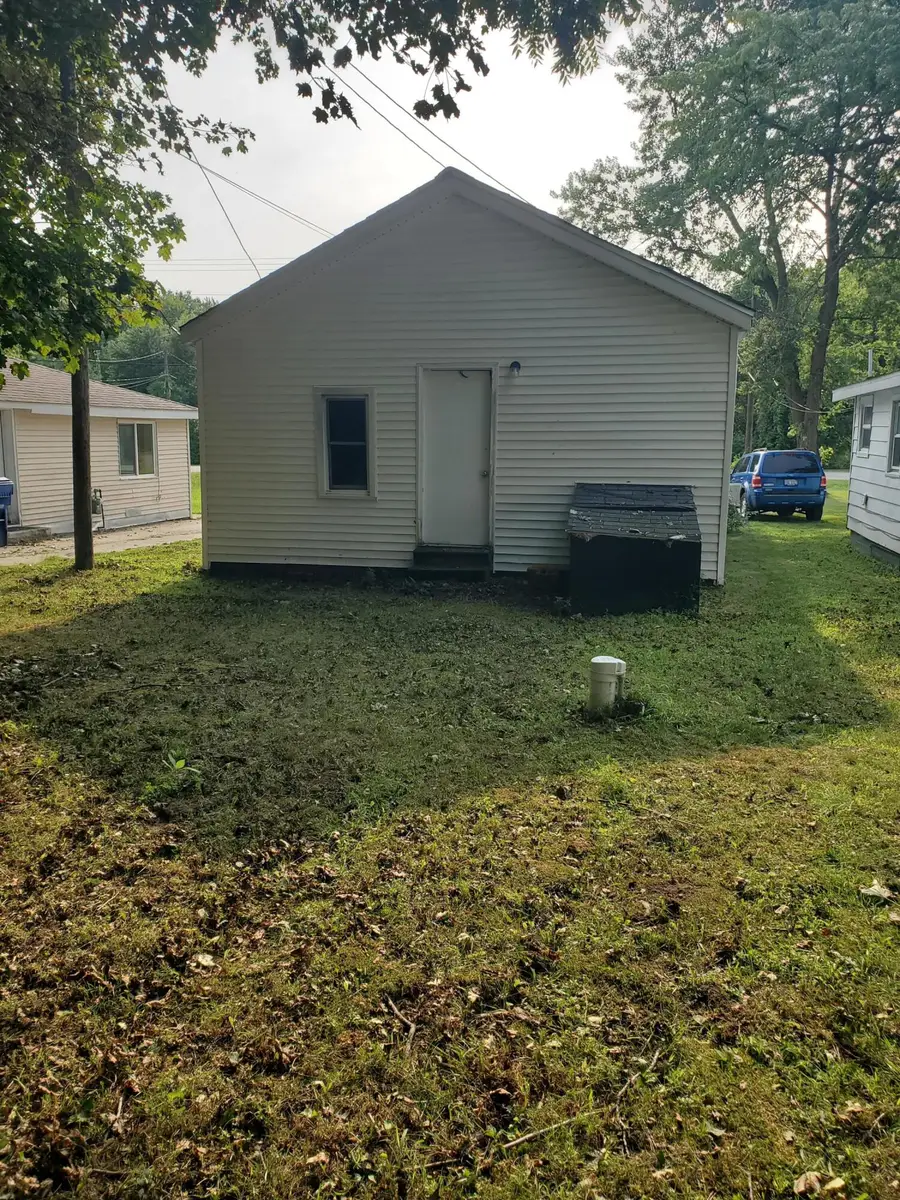 431 N Crystal Avenue, Benton Harbor, MI 49022 - #3