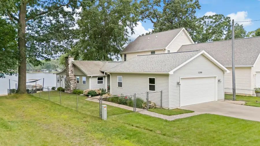 52390 Twin Lakeview Drive, Dowagiac, MI 49047 - #2