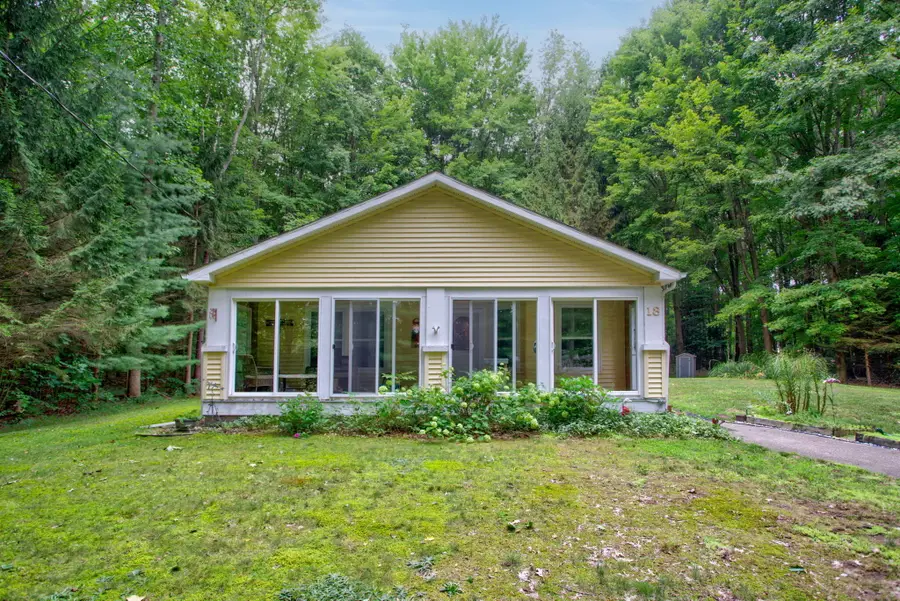 18 72nd Street, South Haven, MI 49090 - #3