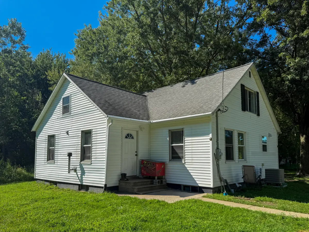 2661 E Empire Avenue, Benton, MI 49022 - #1