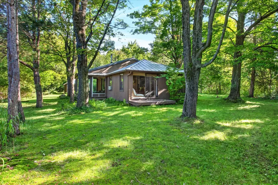 7841 W East Road, Three Oaks, MI 49128 - #2