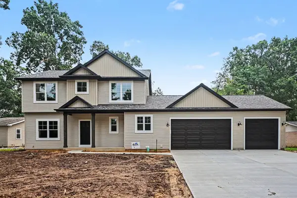66710 Maple Wood Drive, Edwardsburg, MI 49112