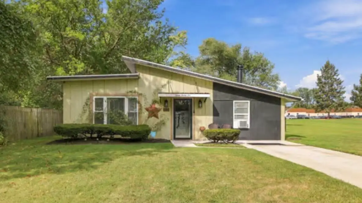 1526 Reeder Avenue, Fair Plain, MI 49022 - #1