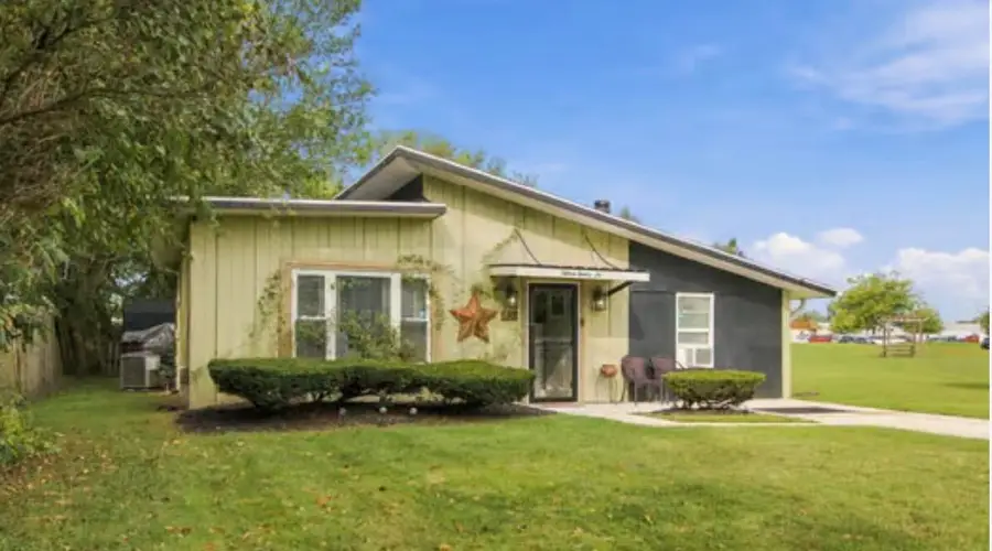 1526 Reeder Avenue, Fair Plain, MI 49022 - #3