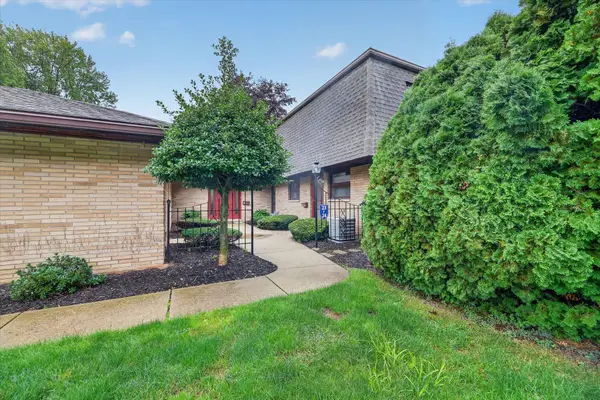 2727 S Lakeshore Drive Unit: f23, StJoseph, MI 49085