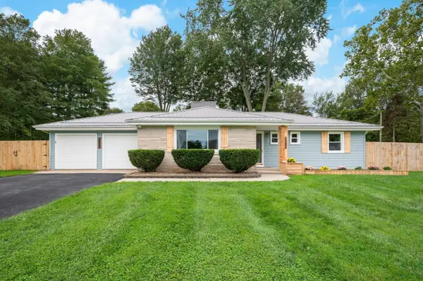 3206 Samson Drive, Buchanan, MI 49107
