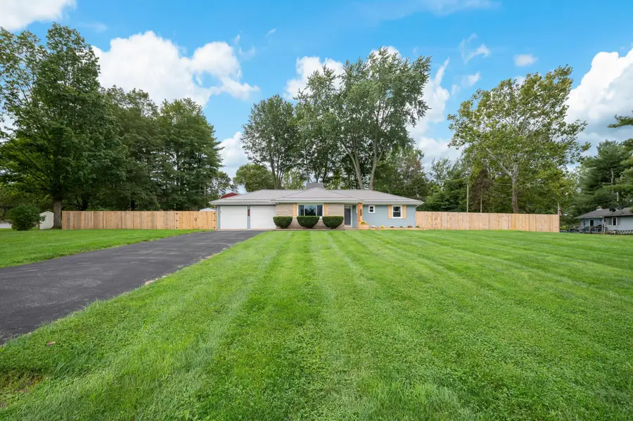 3206 Samson Drive, Buchanan, MI 49107 - #3