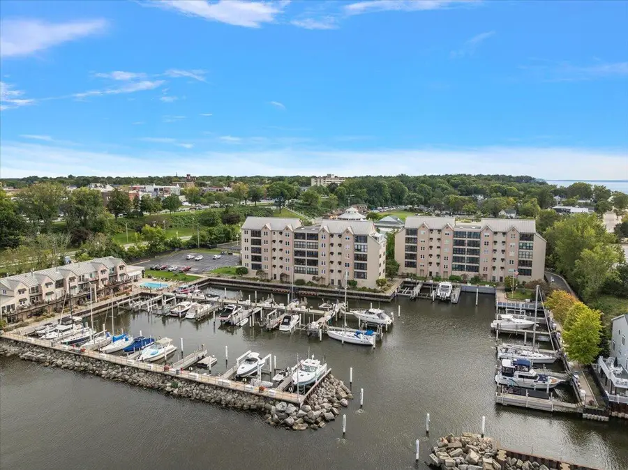 260 Water Street Building: 260 Unit: 5E, Saint Joseph, MI 49085 - #3