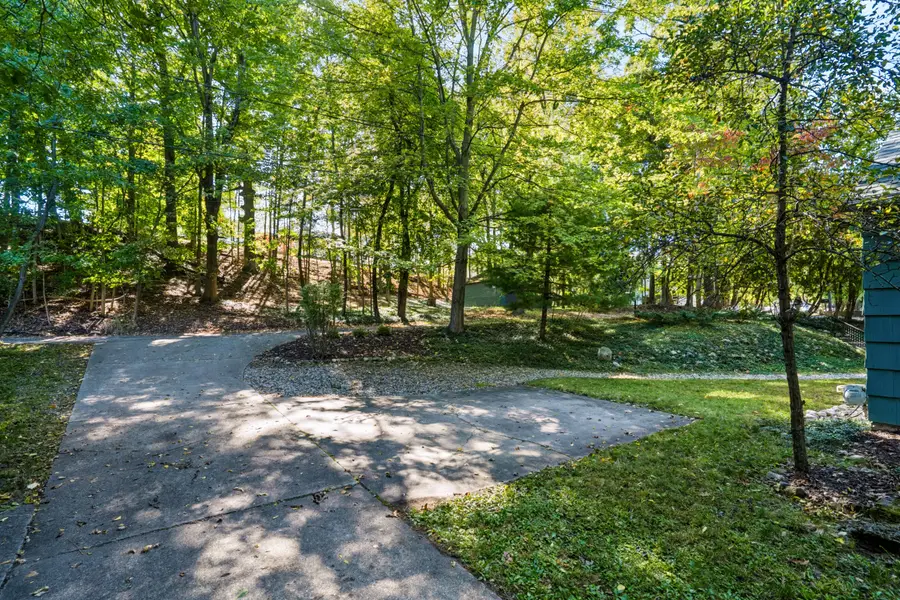 2400 Crest Drive, Kalamazoo, MI 49008 - #3