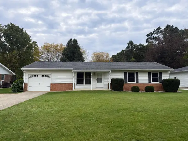 384 Maple Street, Coloma, MI 49038