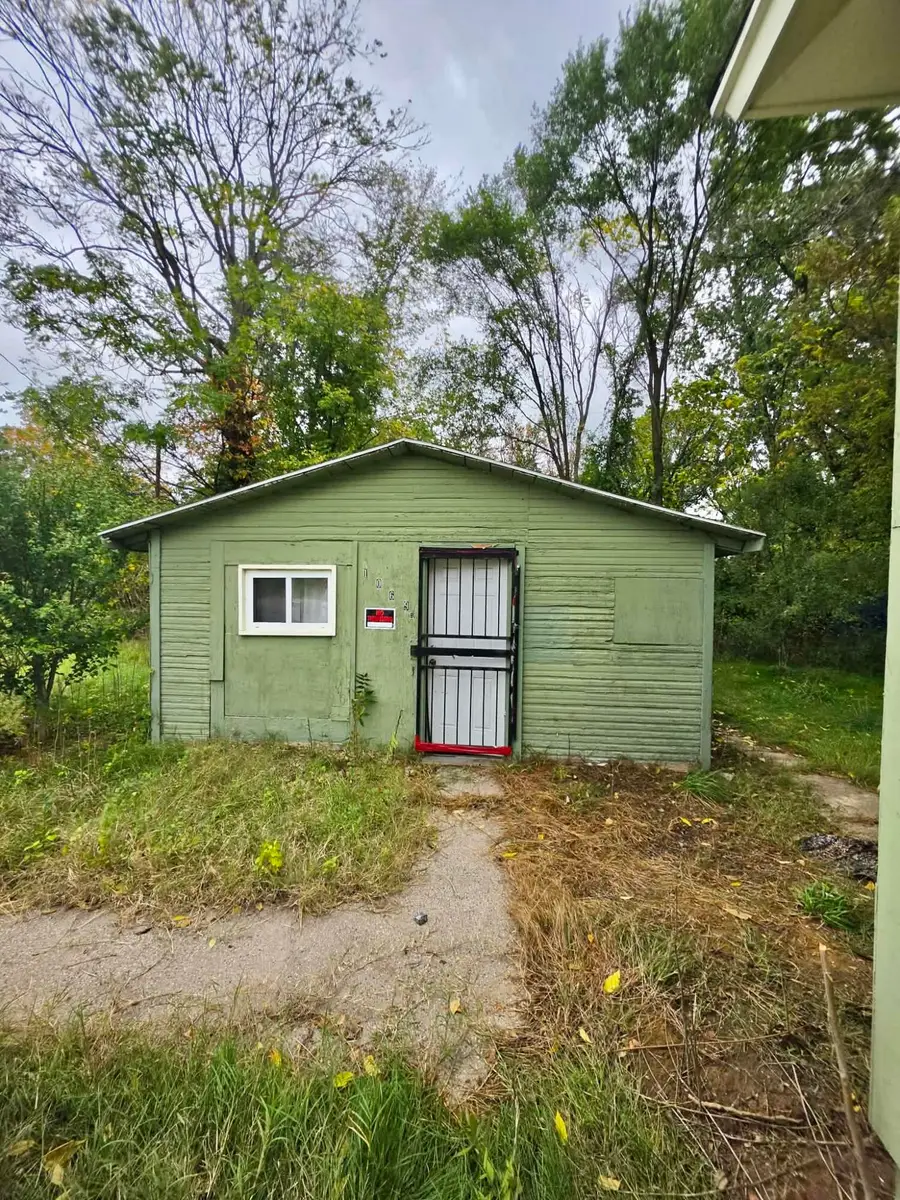 1069 E Main Street, Benton Heights, MI 49022 - #2