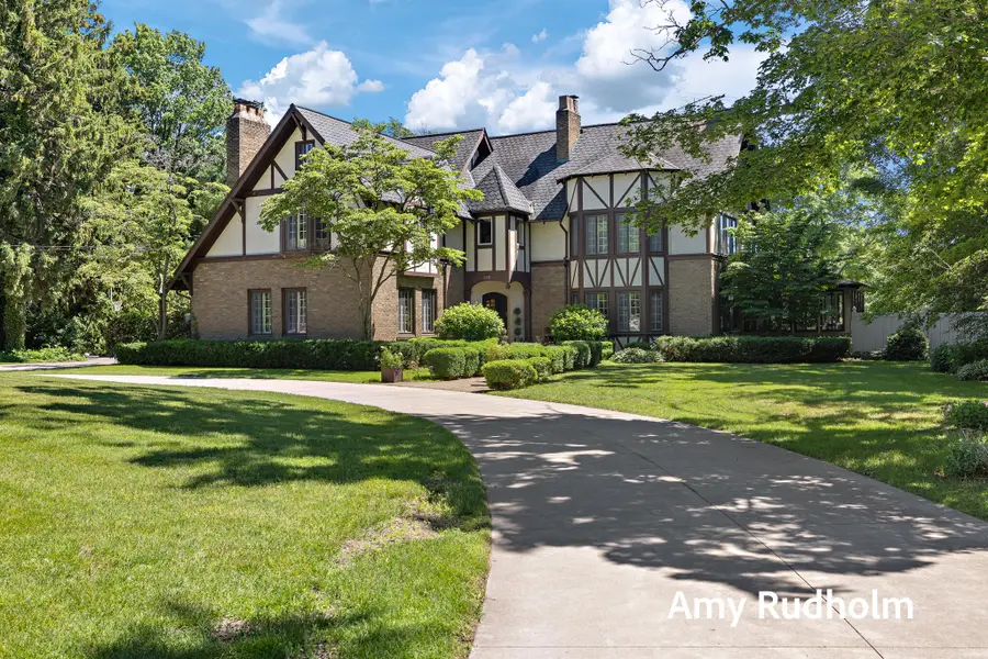 522 E River Street, Spring Lake, MI 49456 - #2